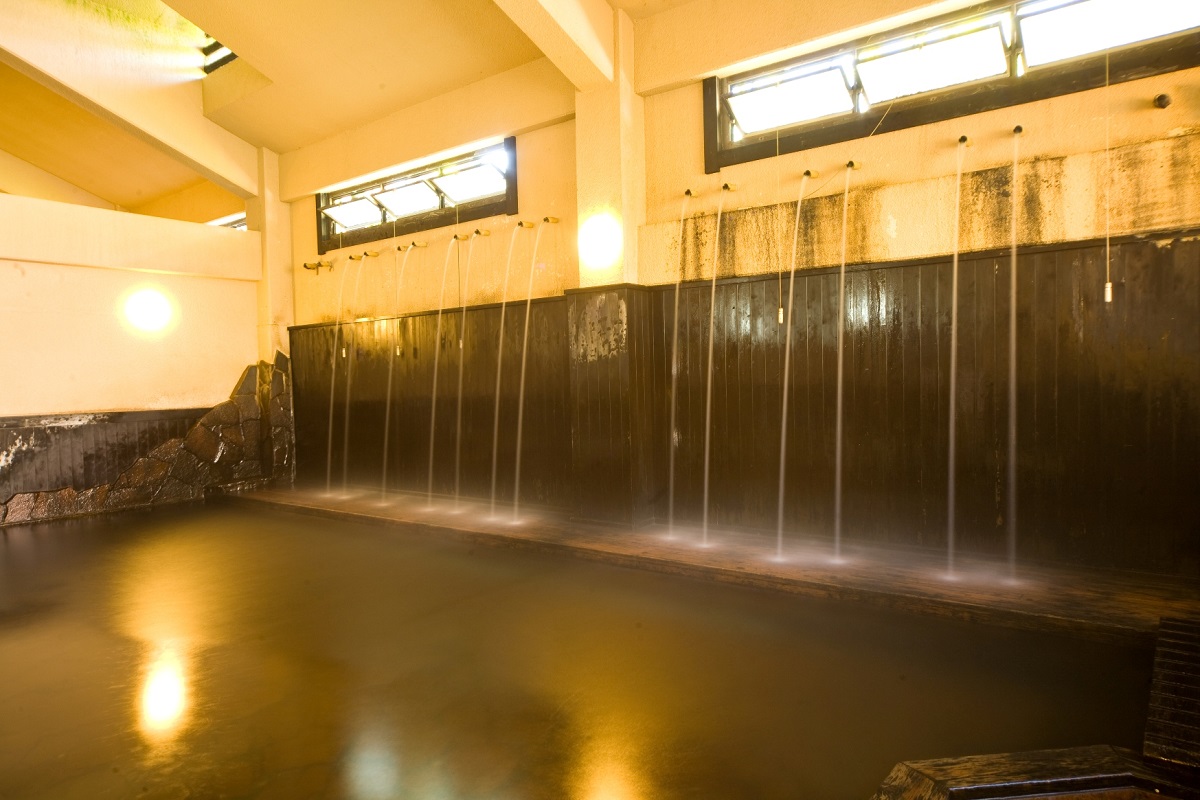 筋湯温泉 日本一の打たせ湯「うたせ大浴場」